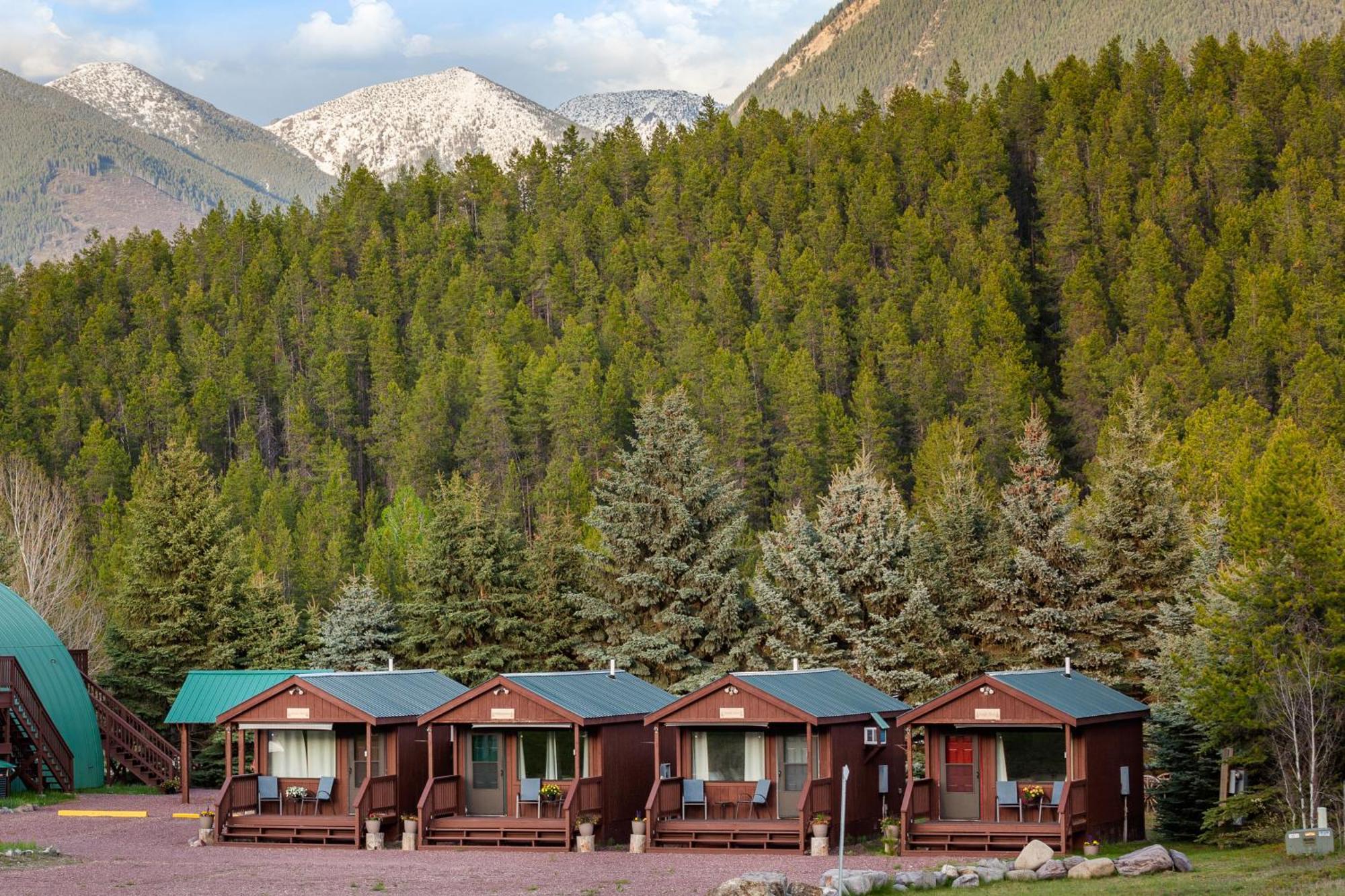 Sky Eco - Glacier General Store And Cabins Coram Exterior photo